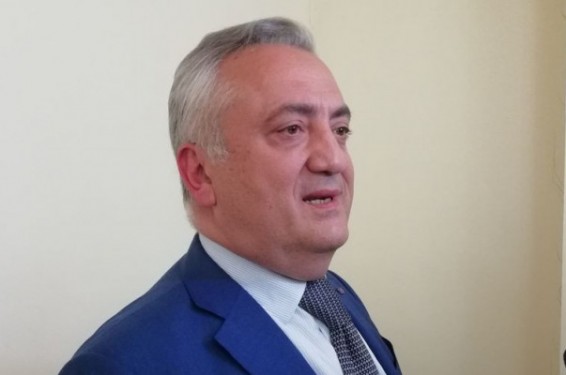 Որքան է ծախսում ԿԲ-ն աշխատավարձերի, ապահովագրության փաթեթների և մասնագիտական գրականության վրա. Արթուր Ջավադյանը պարզաբանում է