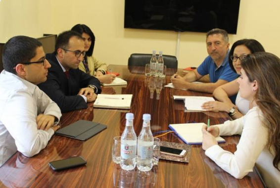 Քննարկվում է մարզերում բժիշկների թափուր հաստիքները լրացնելու նոր նախագիծ