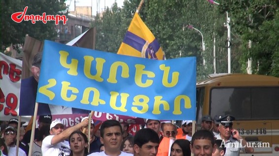 LIVE: Էջմիածնեցիներն՝ ընդդեմ քաղաքապետ Կարեն Գրիգորյանի