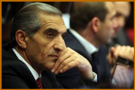 Թալանել են Շշի Մելոյի մեքենան