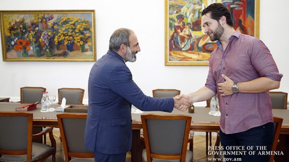 Երբեք այսքան հպարտ չեմ եղել, որ հայ եմ. Ալեքսիս Օհանյանը հանդիպել է Նիկոլ Փաշինյանի հետ