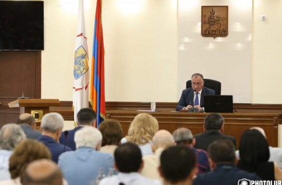 Երևանի ավագանու արտահերթ նիստը՝ ուղիղ. որոշվում է քաղաքապետի արտահերթ ընտրության օրը