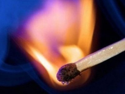 Երեւանում կինը բենզին է լցրել տղամարդու վրա եւ այրել