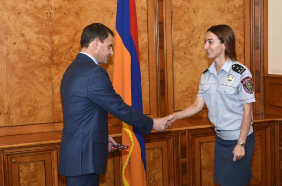 Video. Վալերիյ Օսիպյանը 15 ոստիկանների նոր կոչումներ է շնորհել