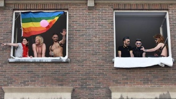 ЛГБТ-активисты заглядываются на школы Армении