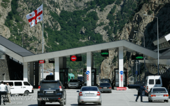 Լարսում կրկին խնդիրներ կան. Փոխնախարար