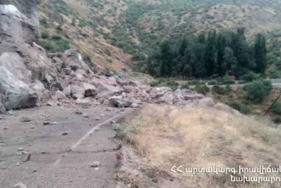 Քարաթափման հետեւանքով փակված Հ-3 ավտոճանապարհի՝ Գեղարդի վանք տանող հատվածը երկկողմանի բաց է