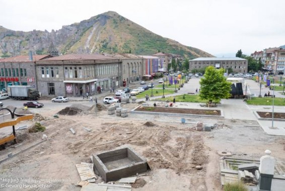 Հիմնանարոգվում են Գորիսի Գրիգոր Տաթևացու անվան հրապարակին հարող տարածքները