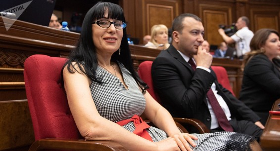 «Я фанатка Еревана»: кандидат в мэры Наира Зограбян о «расстрелах» и планах – эксклюзив