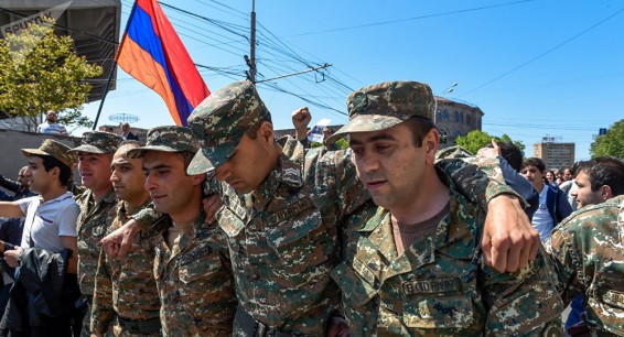 Вопрос закрыт: Тоноян об участвовавших в акциях протеста в Ереване миротворцах