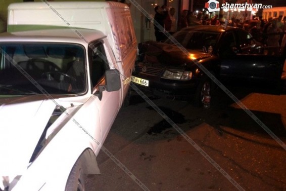 Խոշոր ավտովթար Երևանում. բախվել են Volkswagen, Իժ 27175-037, Mercedes և ВАЗ 21140 ավտոմեքենաները. կա զոհ. shamshyan.com