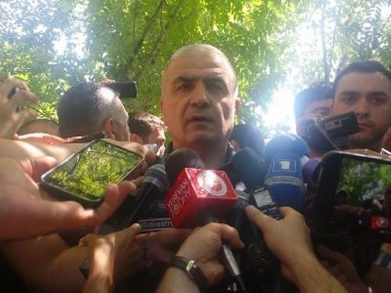 Հայտնի են երեք վիրավոր ոստիկանների անունները. Փոխոստիկանապետ