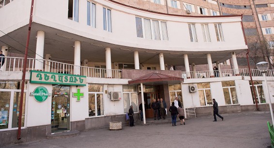 Взрыв в больнице в Ереване: есть погибший