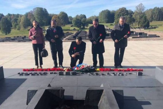 Мы осуждаем и Хатынскую трагедию, и вандализм азербайджанцев в Арцахе: Эдуард Шармазанов
