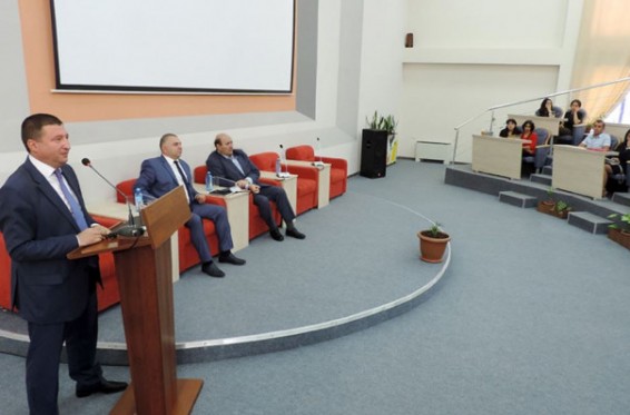 Շիրակի մարզի դատախազը բաց դաս է անցկացրել Շիրակի պետական համալսարանում