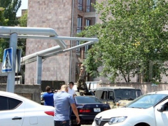 ՊՊԾ գնդում գտնվողներն ապահովվել են սնունդով եւ անհրաժեշտ դեղորայքով. ԱԱԾ