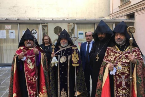 Католикос Всех Армян Гарегин II отслужил литургию в парижском Кафедральном соборе Св.Иоанна Крестителя
