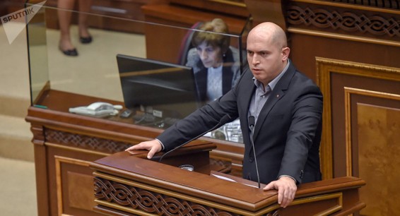 Ашотян заявил о давлении на республиканцев, поддержавших Пашиняна