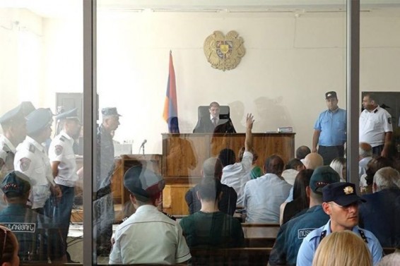 «Սասնա ծռերի» գործով նիստը հետաձգվեց․ դատավորը ցավակցեց Արայիկ Խանդոյանի հարազատներին
