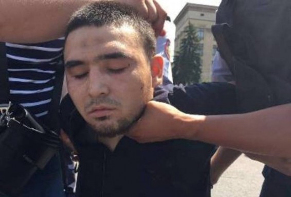 Ալմաթիում հարձակման մեջ կասկածվողին տարել են քննչական մեկուսարան