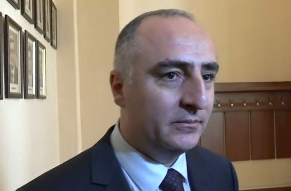 Հովիկ Աբրահամյանին փաստացի պատկանող տարածքներում հայտնաբերված զենքը «Մարտի 1-ի» հետ կապ չունի. ՀՔԾ պետ