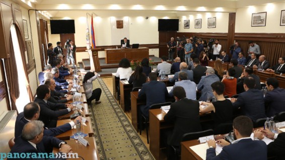 Известны руководители фракций Совета старейшин Еревана