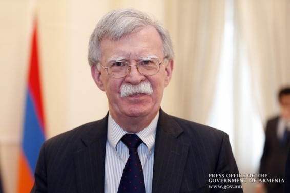 Вашингтон предпочёл бы покупку Арменией американского оружия: Болтон