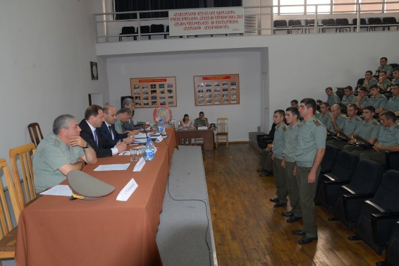 Photo. Վ. Սարգսյանի անվան ռազմական համալսարանում կայացել է շրջանավարտների ծառայության վայրերի ընտրության վիճակահանությունը
