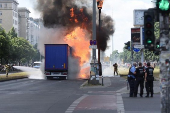 Video. Բեռլինում բեռնատար է պայթել