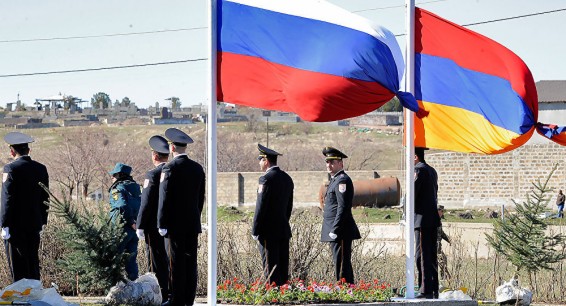 Россия поставит Армении до конца года еще 25 единиц спасательной техники
