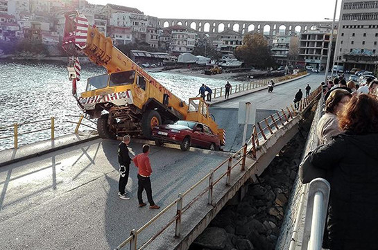 Հունաստանում կամուրջ է փլուզվել