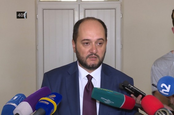 Ցանկացած մեկը, ով մասնակցում է ընտրություններին, մրցակից է, և բոլորին է պետք հավասարապես լուրջ վերաբերվել. Արայիկ Հարությունյան