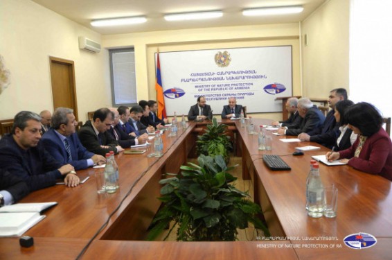 Հայաստանի և Արցախի հանրապետությունների բնապահպանական գերատեսչությունների աշխատակիցները իրականացնում են մասնագիտական քննարկումներ և փորձի փոխանակում