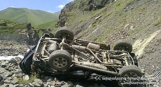 Трагическое ДТП в Армении с участием военнослужащего, один из пассажиров скончался
