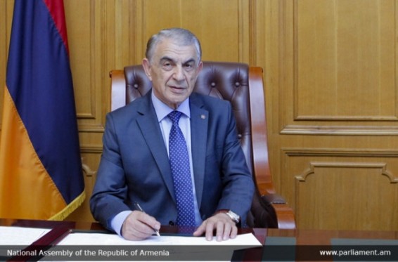 Հորդորում եմ ջենթլմենական պայմանավորվածությամբ Արցախի թեման հանել նախընտրական ելույթների և բանավեճերի առօրյա բառամթերքից. Ա. Բաբլոյան