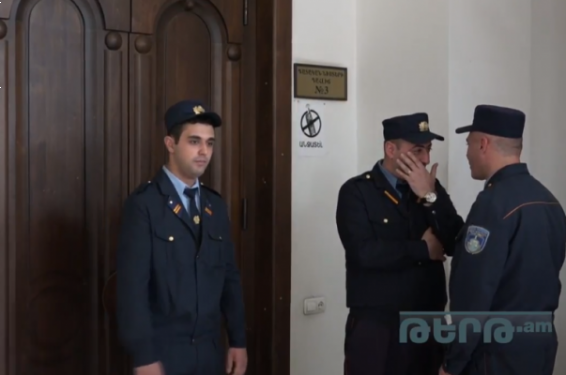 Վերաքննիչ դատարանում քննվում է Ռ. Քոչարյանի նկատմամբ կալանավորման որոշումն անձեռնմխելիության հիմքով վերացնելու վերաբերյալ բողոքը. ուղիղ