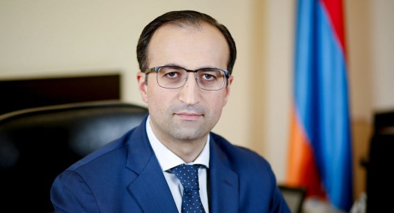 Страховка, вертолеты и госзаказ: Торосян рассказал о новой системе здравоохранения Армении