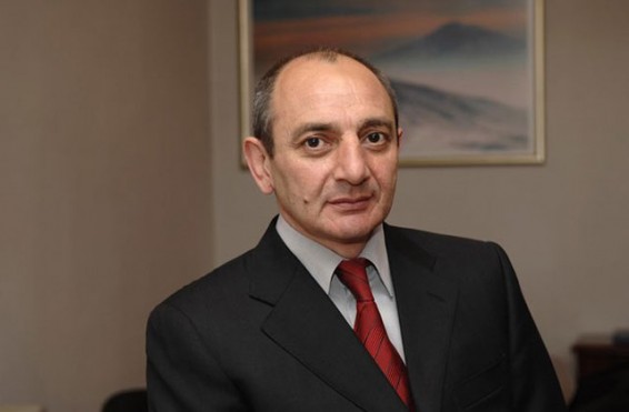 «Հանրապետության իշխանությունների եւ անձամբ իմ անունից ի սրտե շնորհավորում եմ». Բակո Սահակյան