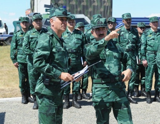 Баку фиктивно меняет армию на погранвойска у границы с Арменией — мнение