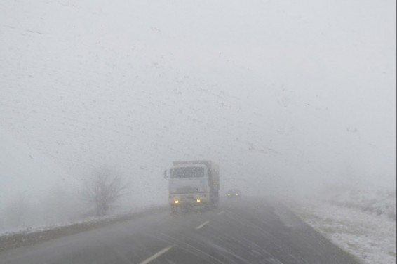 Большинство областей Армении остается в зоне снега и тумана