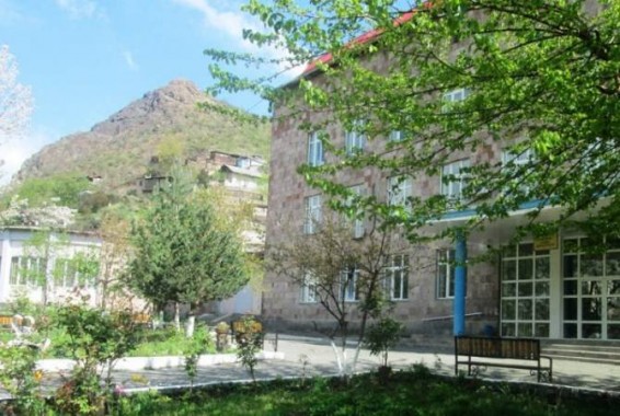 Կապանի թիվ 3 հատուկ կրթահամալիրում երեխաների հետ բնակվում է 20-26 տարեկան 7 չափահաս անձ. ՄԻՊ
