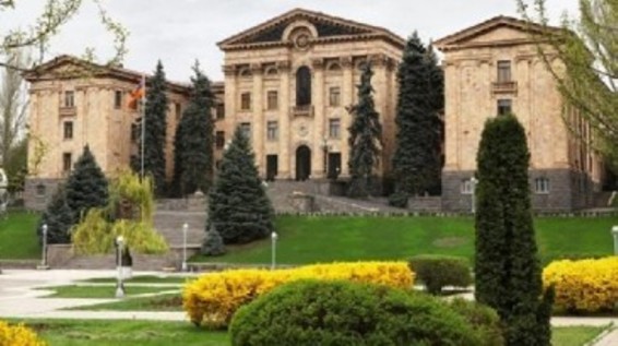 ՈՒՂԻՂ. Խորհրդարանն ընտրում է ԱԺ նախագահ, փոխնախագահներ, հանձնաժողովների նախագահներ