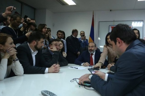 «Իմ քայլը» խմբակցությունը սկսում է խանգարել Փաշինյանին. «Փաստ»