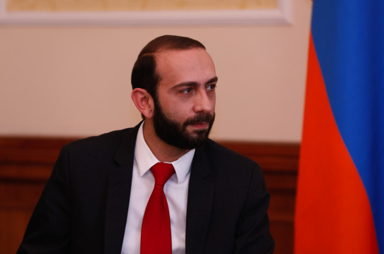 Ուզում եմ արժանին մատուցել այն անձանց, ովքեր Ղարաբաղյան պատերազմի ծանր օրերին կանգնած են եղել մեր բանակի ստեղծման ակունքներում. Արարատ Միրզոյան