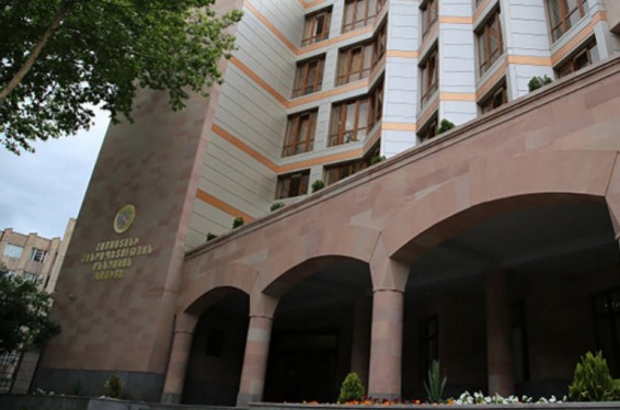 Արագածոտնի մարզի 4 անգամ դատապարտված 48-ամյա բնակիչը ձերբակալվել է՝ եղբորը դանակի 8 հարվածով սպանելու կասկածանքով. ՔԿ