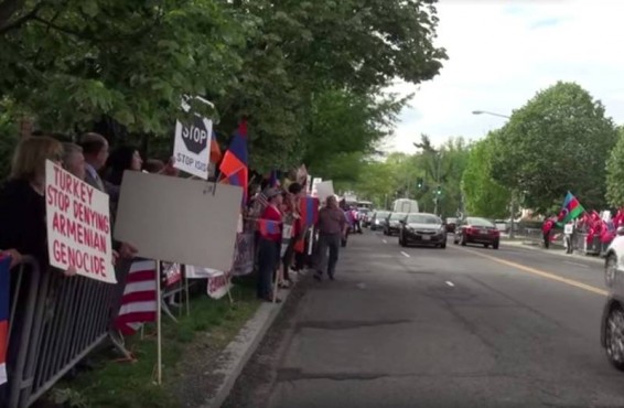 Video.Վաշինգտոնի հայ համայնքը Թուրքիայի դեսպանատան առջև բողոքի ցույց է անցկացրել