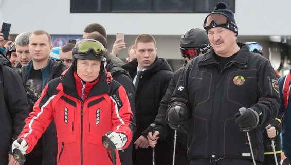 Путин и Лукашенко покатались на лыжах в Сочи