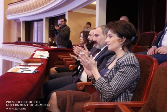 Никол Пашинян и Анна Акопян присутствовали на церемонии открытия 10-го Фестиваля армянского композиторского искусства