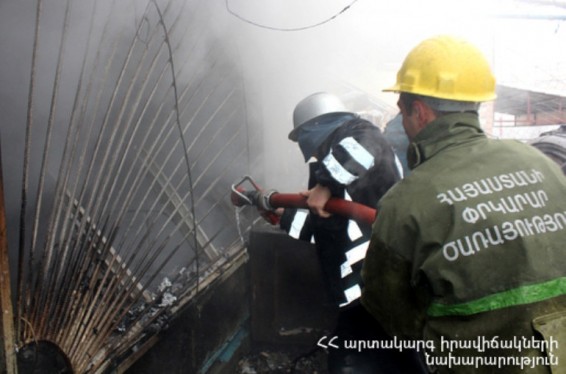 Հրդեհ Առաքելյան փողոցի տներից մեկում. այրվել են կենցաղային իրեր