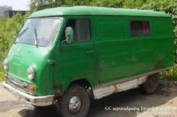 Էջմիածին-Երևան ճանապարհին «ԵրԱԶ» մակնիշի ավտոմեքենայից պոկվել է փոխանցման լիսեռը. մեքենան կողաշրջվել է. կա տուժած